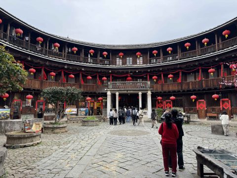 23-24學年中學英文部感受山與城 - 4