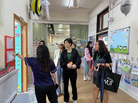 校方邀請了幼稚園的家長到校參觀學生用餐的情況 - 2