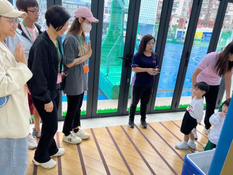 校方邀請了幼稚園的家長到校參觀學生用餐的情況 - 6