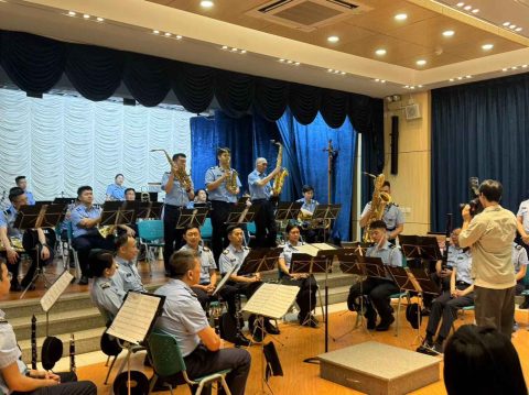 警察銀樂隊到校演奏 - 1