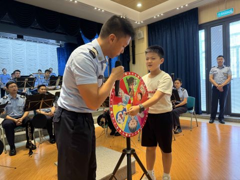 警察銀樂隊到校演奏 - 3