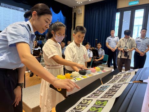 警察銀樂隊到校演奏 - 6