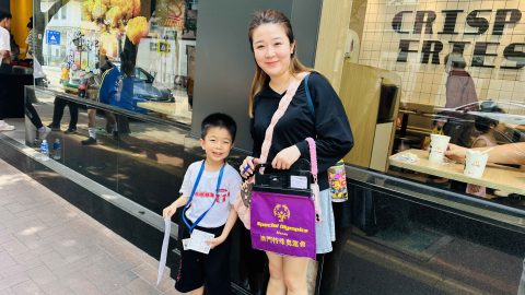 「澳門特奧會賣旗籌款」活動 - 1