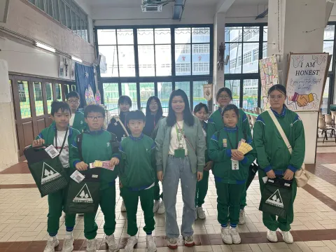 “鮑青網慈善賣旗”活動 - 1