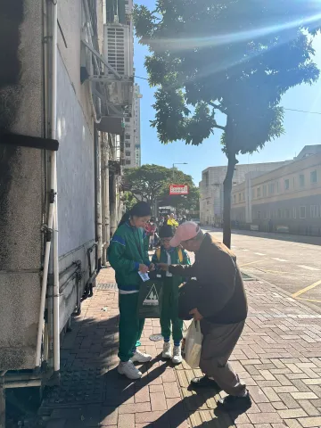 “鮑青網慈善賣旗”活動 - 5