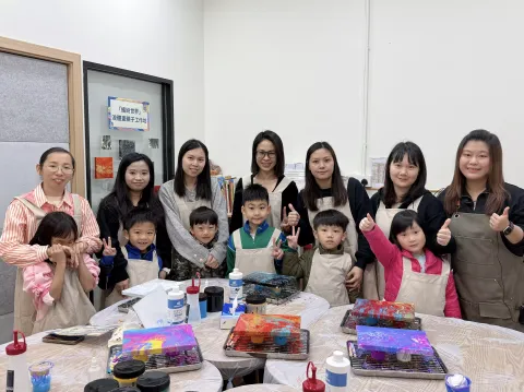 「繽紛世界流體畫」親子工作坊 - 1