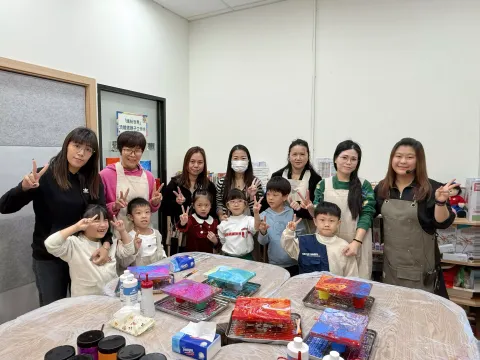 「繽紛世界流體畫」親子工作坊 - 2