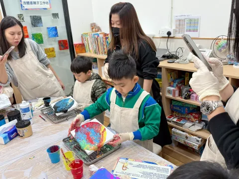 「繽紛世界流體畫」親子工作坊 - 5