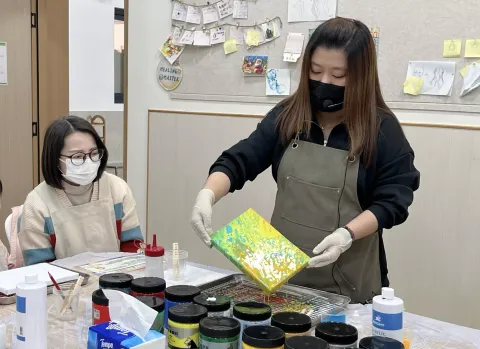 「繽紛世界流體畫」親子工作坊 - 7