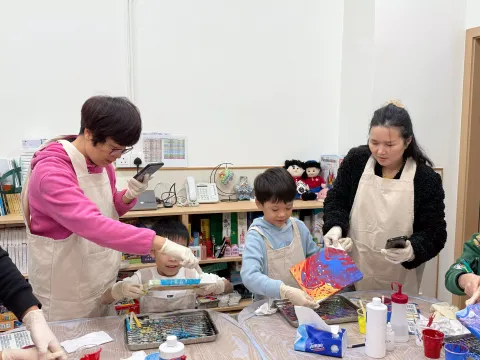 「繽紛世界流體畫」親子工作坊 - 9