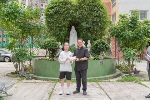 學生會校慶慈善藝墟善款捐贈與花地瑪聖母堂 - 2