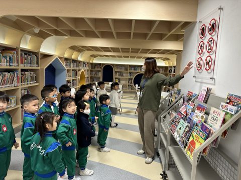 幼稚園參觀青洲坊圖書館 - 1