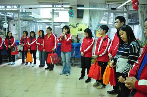  老師外出探訪獨居老人 - 2