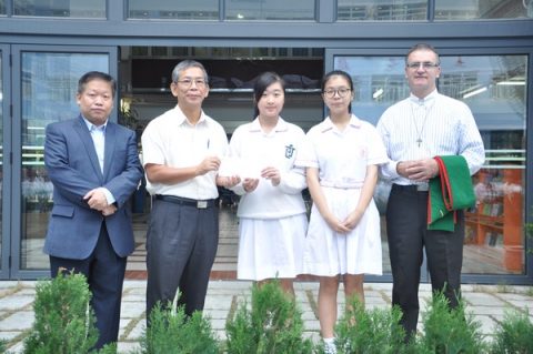 園遊會慈善抽獎券善款接收儀式 - 1