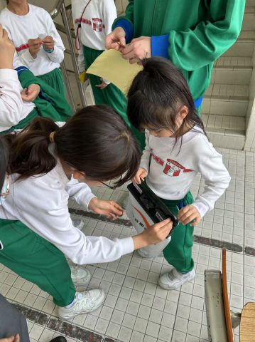 澳門世界宣明會校內賣旗 - 4