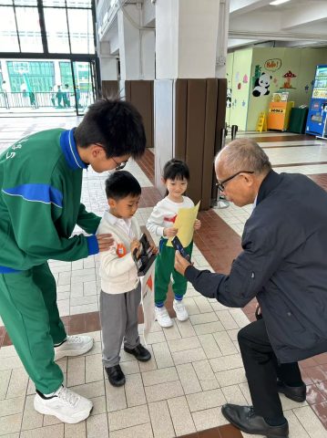 澳門世界宣明會校內賣旗 - 7