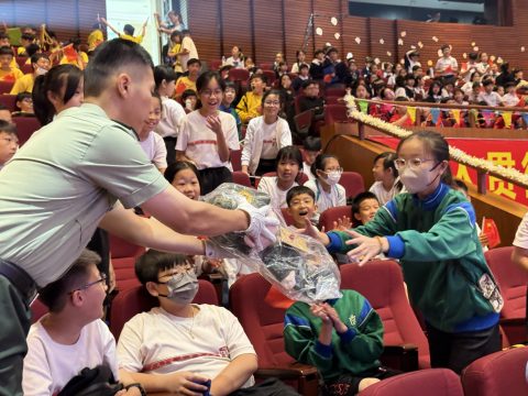 小學生與中國人民解放軍駐澳門部隊文藝表演 - 7