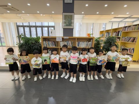 幼稚園K1參觀校內圖書館 - 7