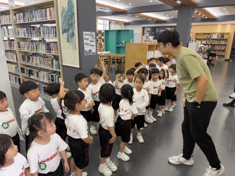 幼稚園K1參觀校內圖書館 - 8