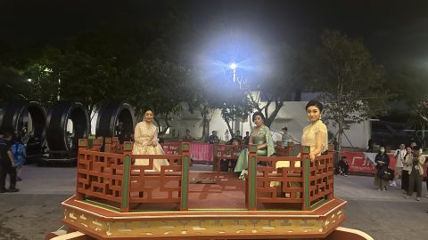 全運會開幕式汪明荃、曾小敏與我校校友麥曉柔攜手演繹經典曲目 - 4