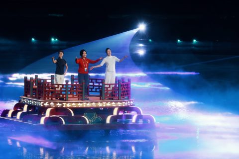 全運會開幕式汪明荃、曾小敏與我校校友麥曉柔攜手演繹經典曲目 - 7