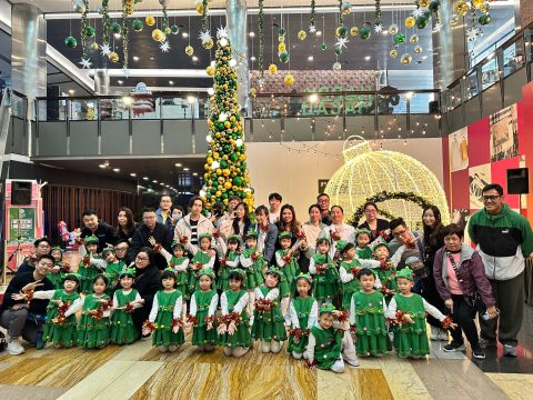 幼稚園學生外出報佳音 - 1