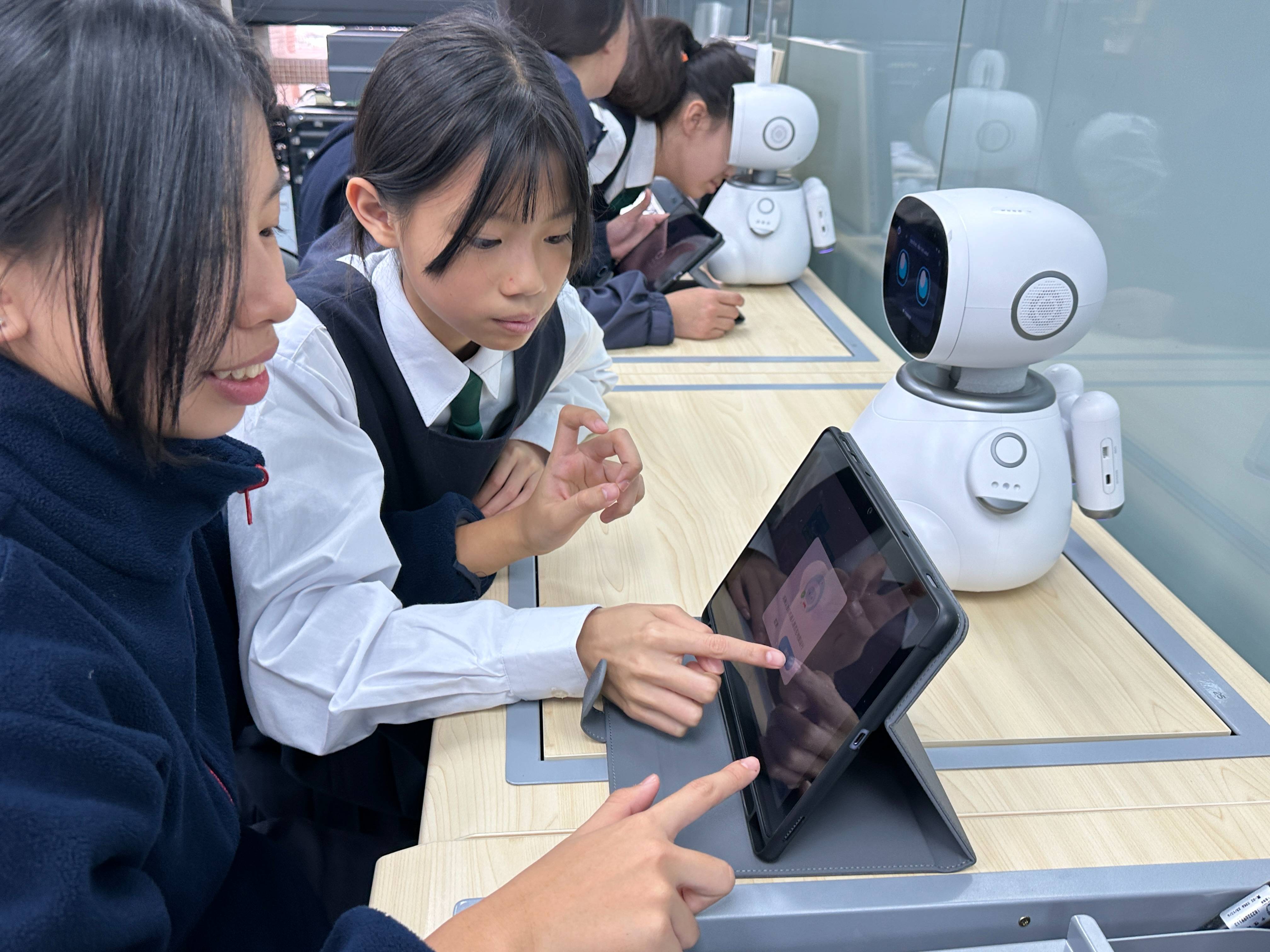 本校小飛教學機械人開課 - 1