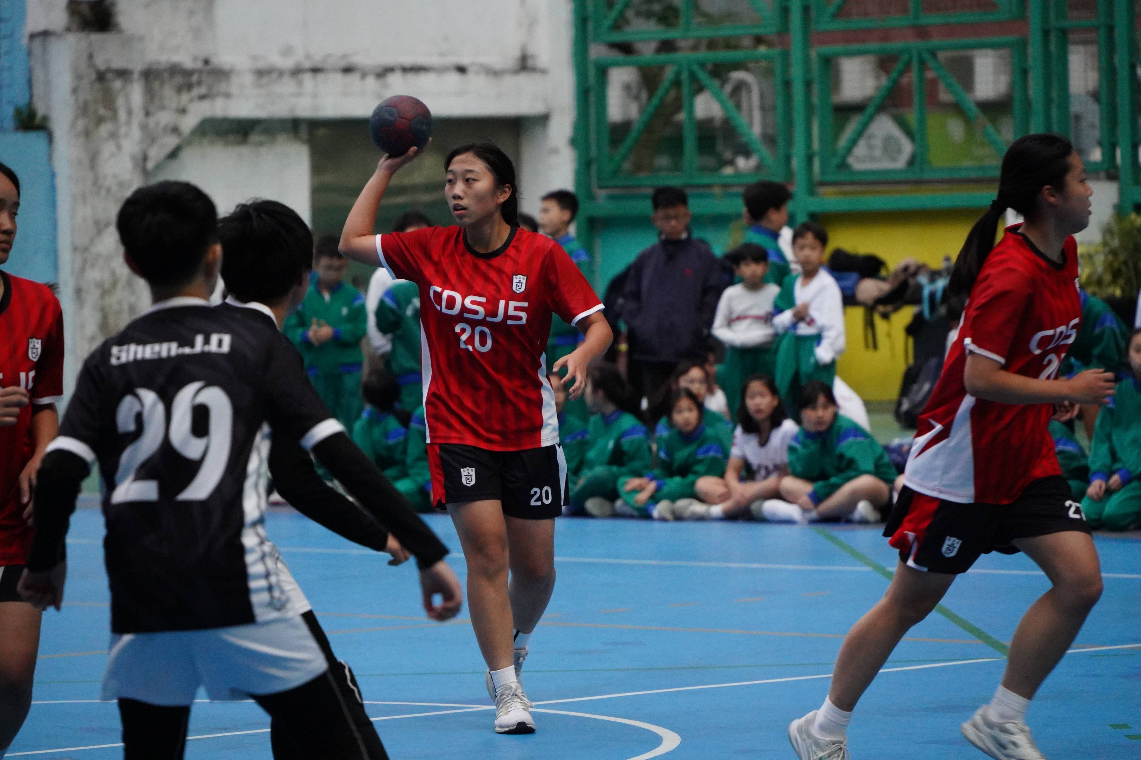 青島致達手球俱樂部與我校手球隊進行友誼賽 - 1