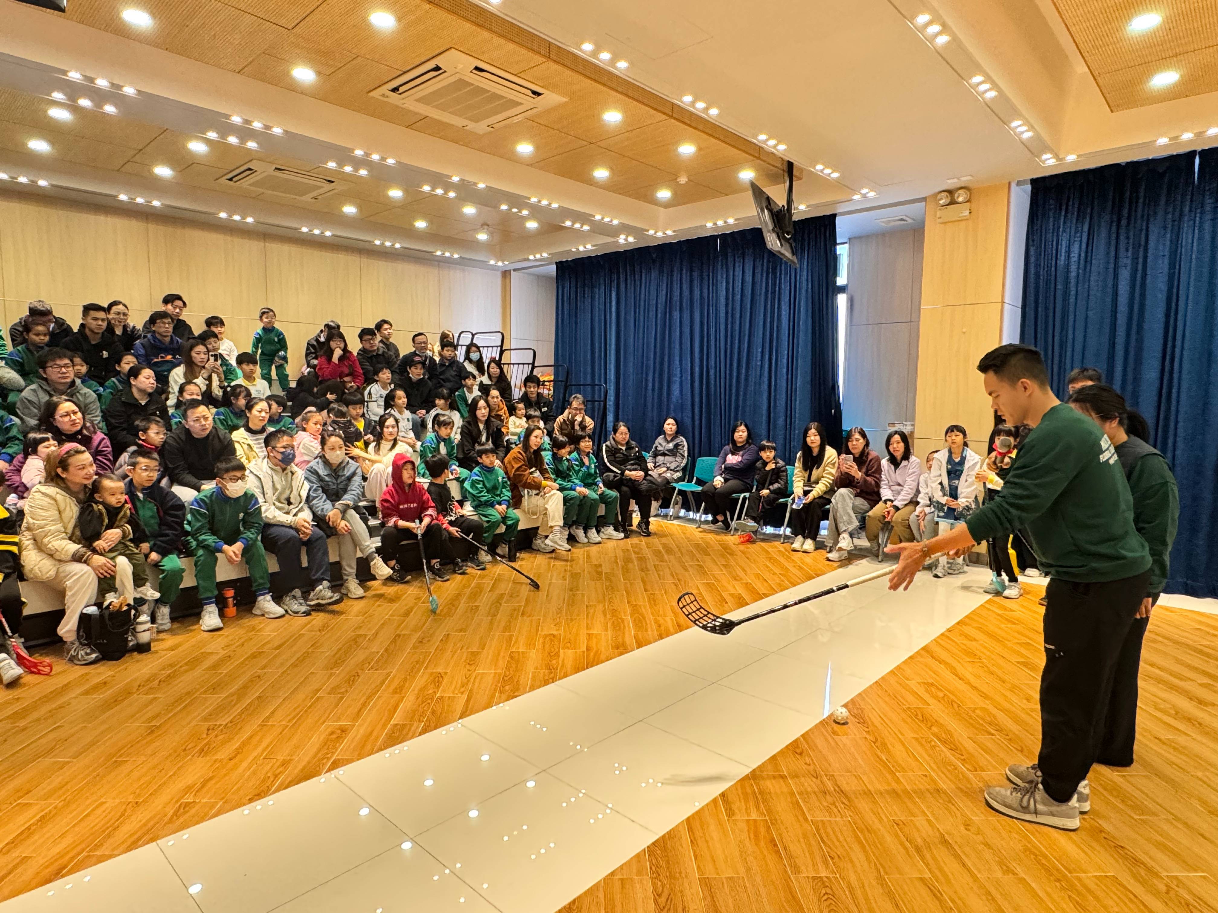 石排灣公立學校家長會與聖若瑟教區中學第五校家長教師會「軟式曲棍球親子互動暨交流活動」 - 1