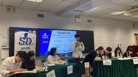 捷報！本校學生於首屆“三地中學生英語辯論挑戰賽“勇奪桂冠，為校增光！ - 2