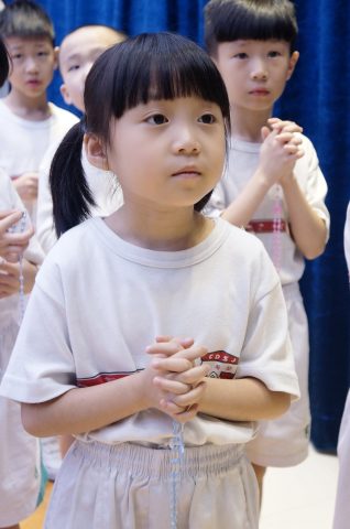 誦念玫瑰經（小學部） - 2
