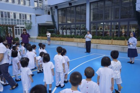 幼稚園十月聖母玫瑰月 - 1