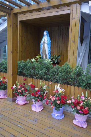 幼稚園誦唸玫瑰經(5月26日) - 27