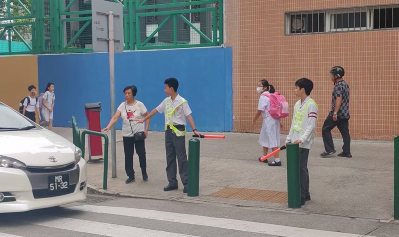 協調指揮交通秩序